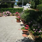 App Karmen With Privat Parking Apartament