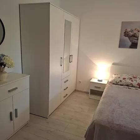 App Karmen With Privat Parking * Poreč