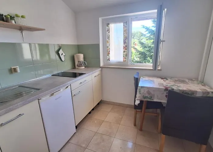 App Karmen With Privat Parking 아파트 *