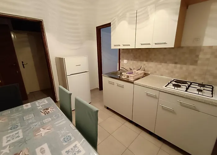 App Karmen With Privat Parking 아파트 *