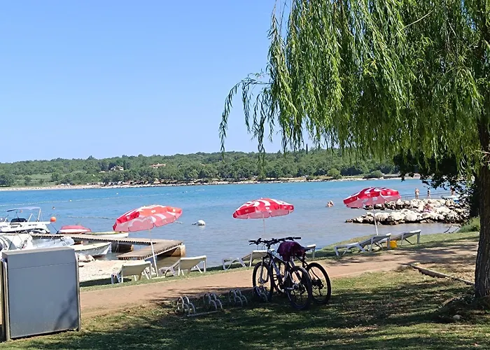 App Karmen With Privat Parking * 포레치