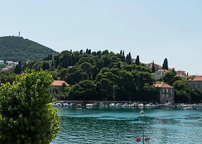 App Karmen With Privat Parking 포레치