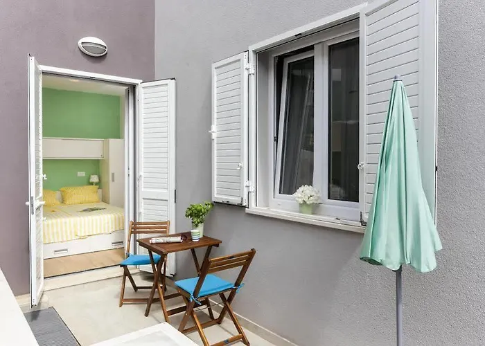 App Karmen With Privat Parking 아파트 포레치