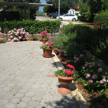 App Karmen With Privat Parking Apartment