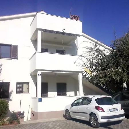 App Karmen With Privat Parking Apartment