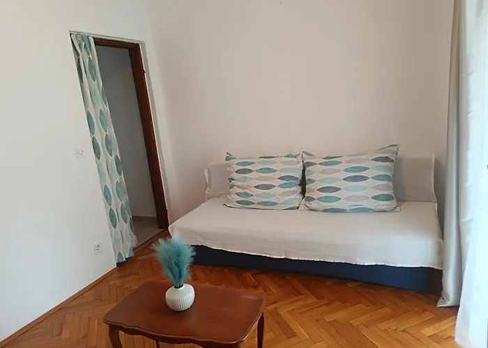 App Karmen With Privat Parking *