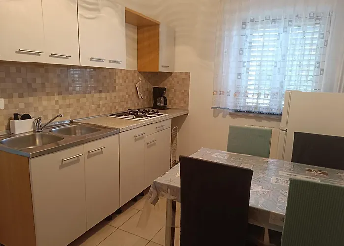 App Karmen With Privat Parking Apartament