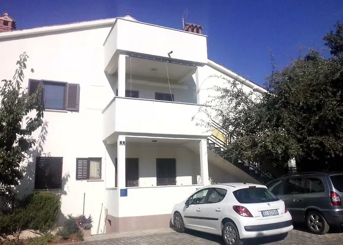 App Karmen With Privat Parking Apartament