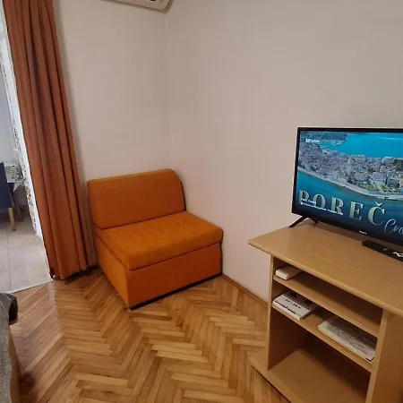 アパート App Karmen With Privat Parking ポレッチ