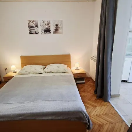 App Karmen With Privat Parking